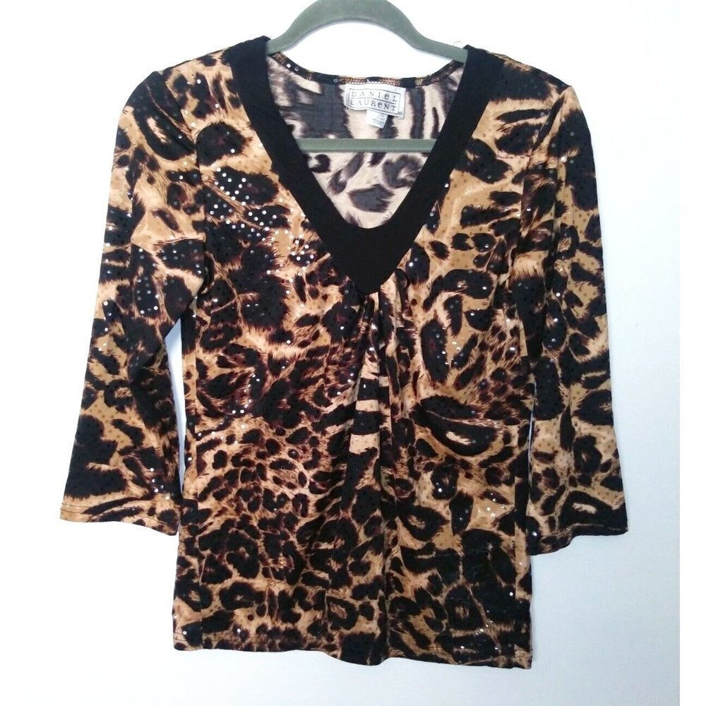 Womens Pullover Top Leopard print Sz L Embellished V Neck Daniel Laurent Stretch